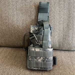 NEW UH-92F-MS- UCA Universal Holster 92F